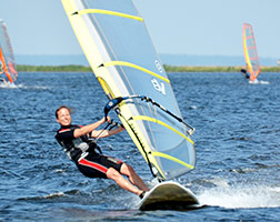 Mit zwei Surfplätzen in Hvide Sande haben Sie jede Möglichkeit surfen zu lernen